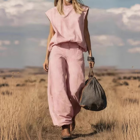 Retro Western-inspired Sleeveless Relaxed-fit Top Paired With High-waisted Wide-leg Jeans