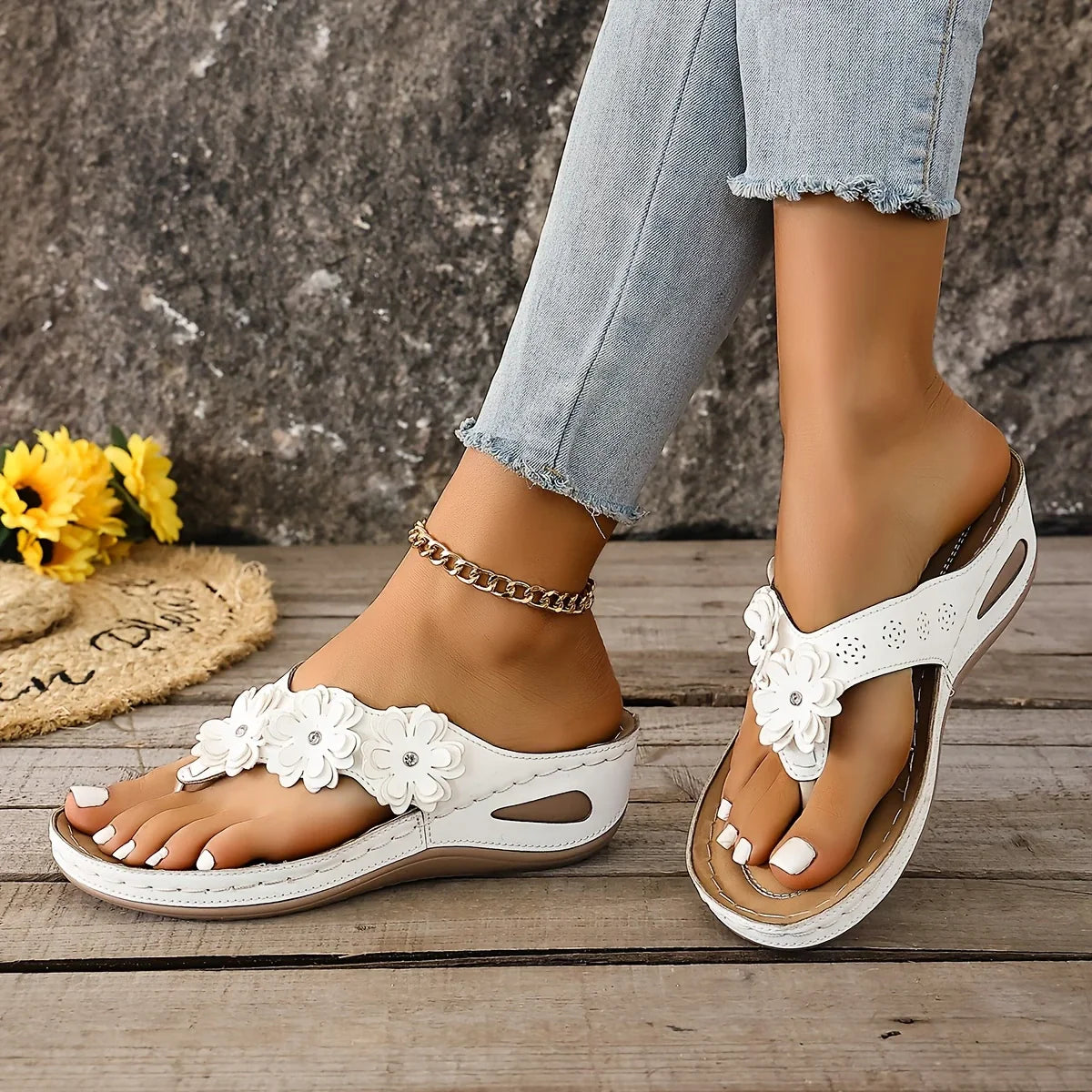 Lucy - Comfortable Sandals
