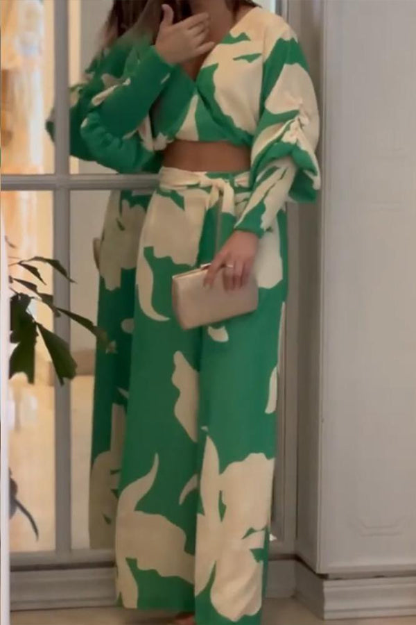 Fashionable V-neck Bubble Sleeve Top Flare Pants Set