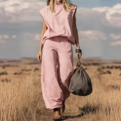 Retro Western-inspired Sleeveless Relaxed-fit Top Paired With High-waisted Wide-leg Jeans