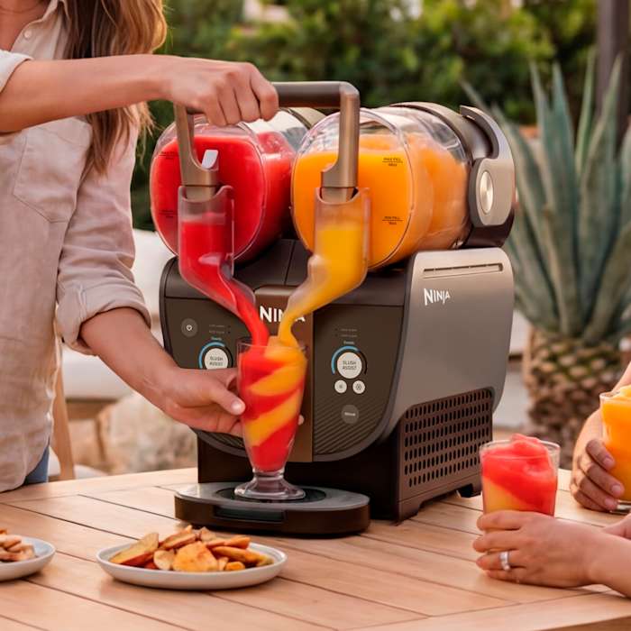 🍹 Blend Frozen Favorites with the Touch of a Button